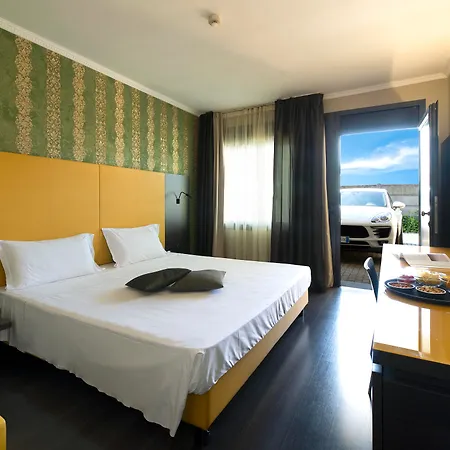 D120 Hotel
